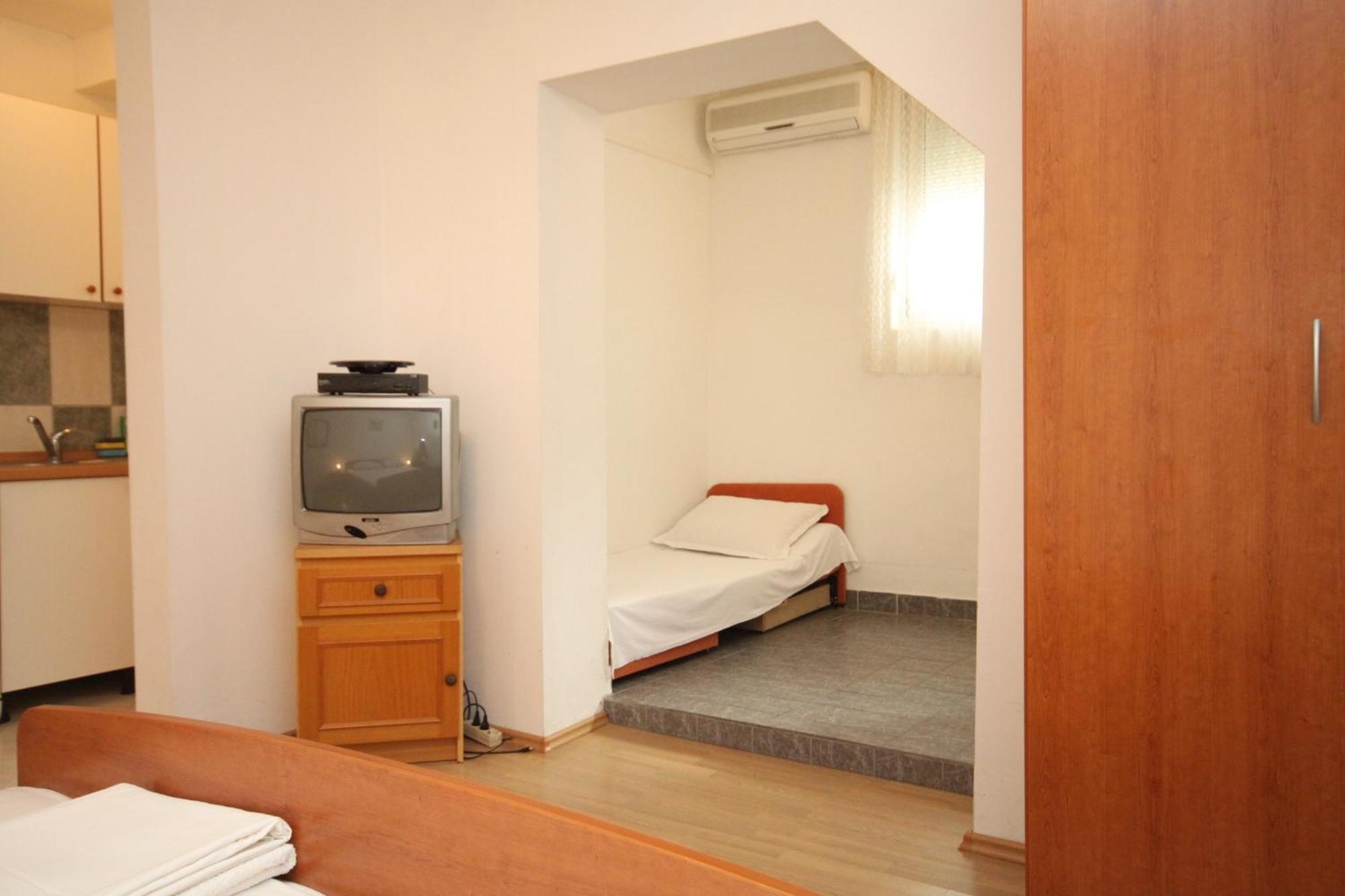 Apartments With A Parking Space Makarska - 6696 Номер фото